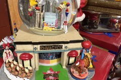 NEW ! CHRISTMAS SHELVES